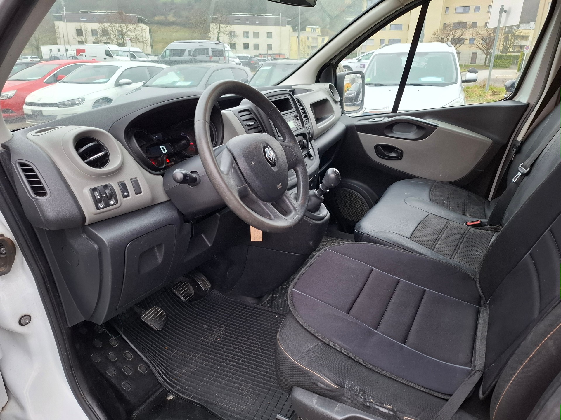 RENAULT Trafic 1.6 dCi 95 2.7t Access L1H1-image-6