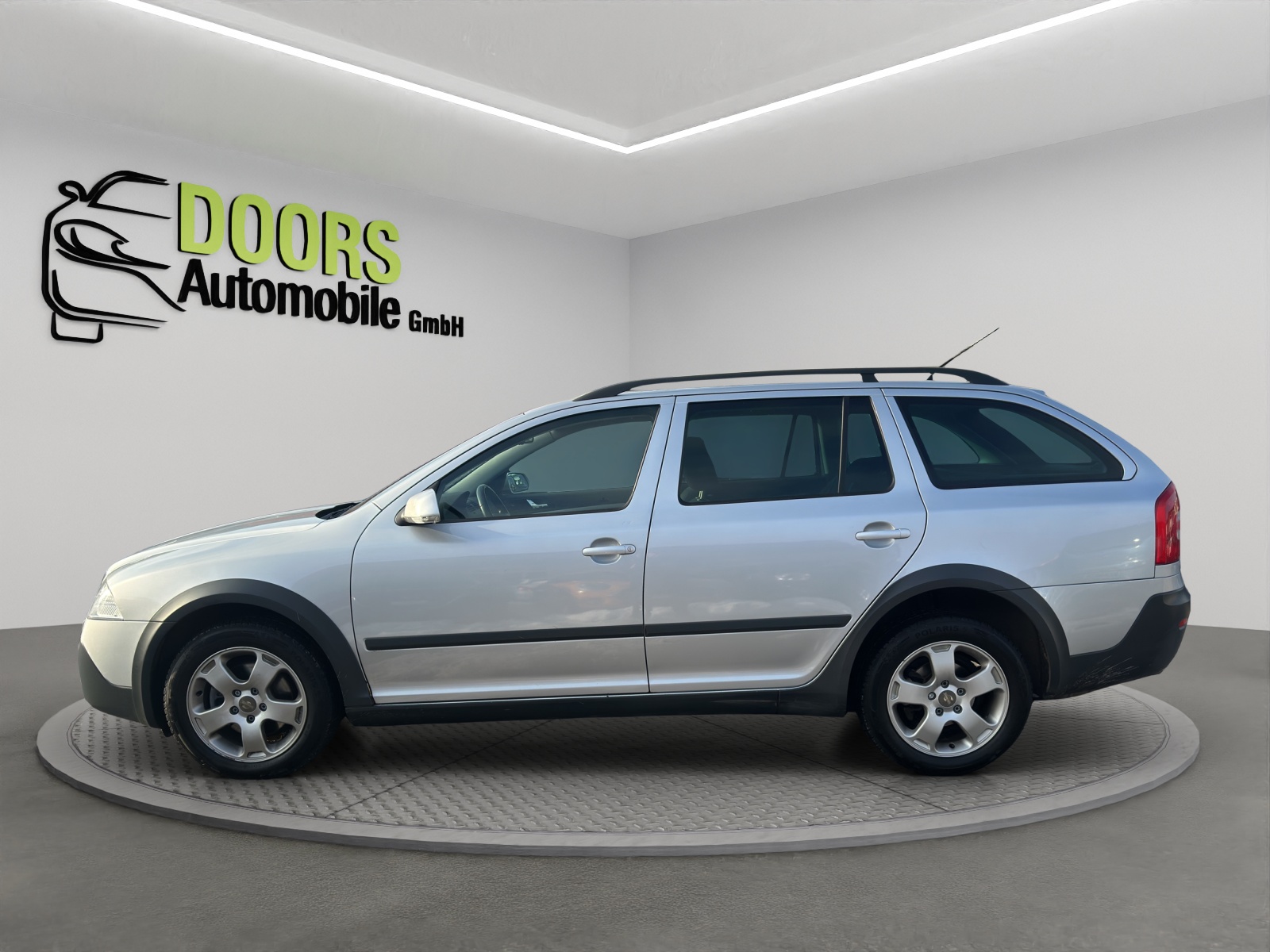 SKODA Octavia Scout 2.0 TDI 4x4-image-6