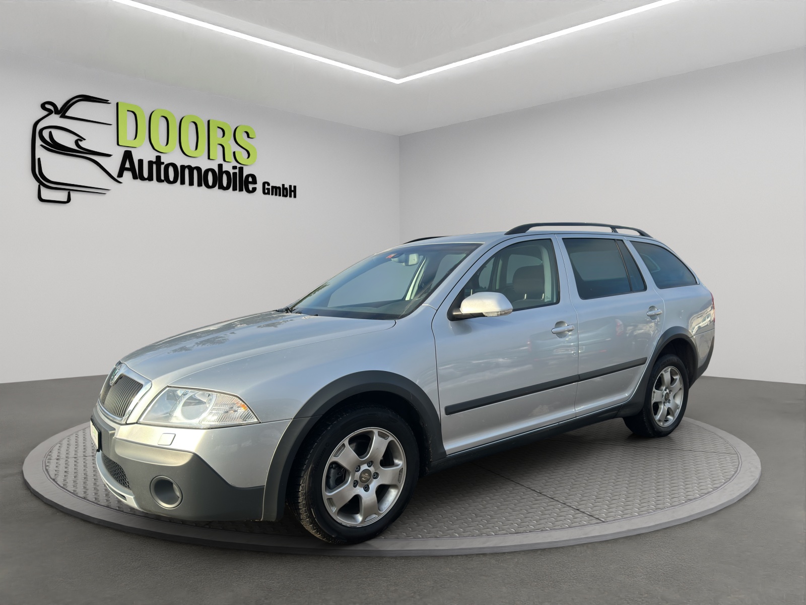 SKODA Octavia Scout 2.0 TDI 4x4-image-2