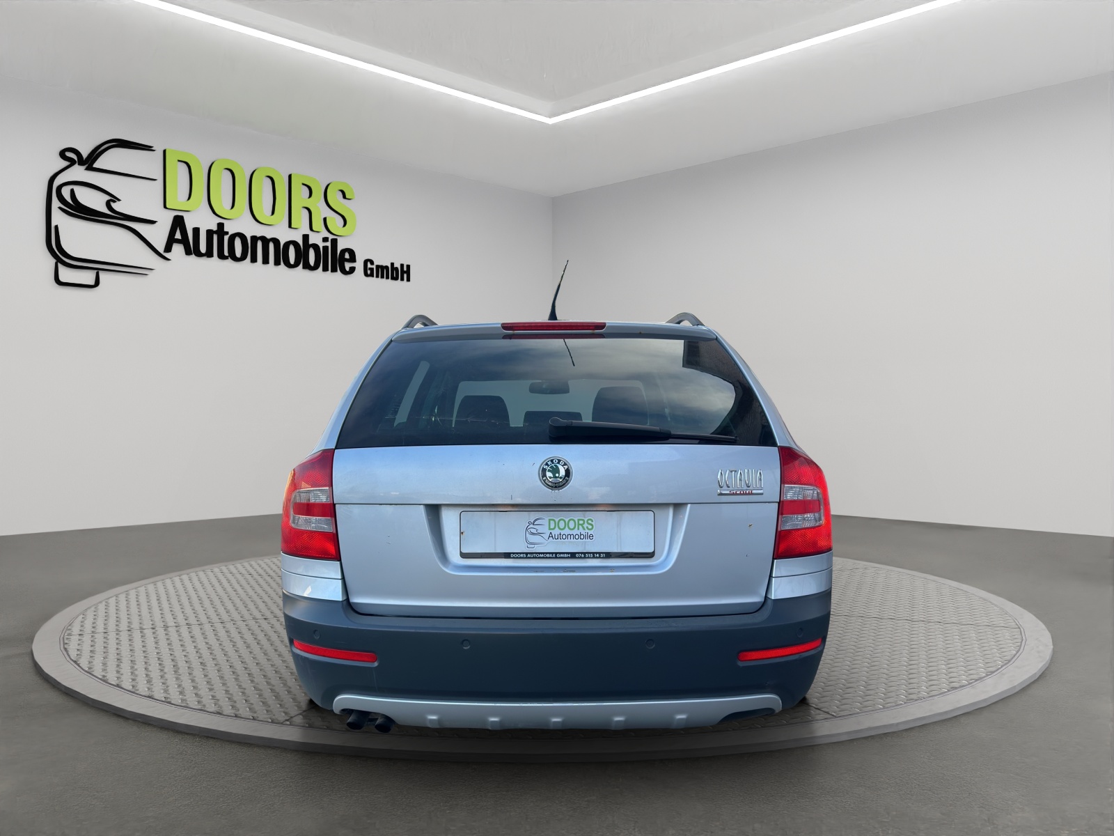 SKODA Octavia Scout 2.0 TDI 4x4-image-4