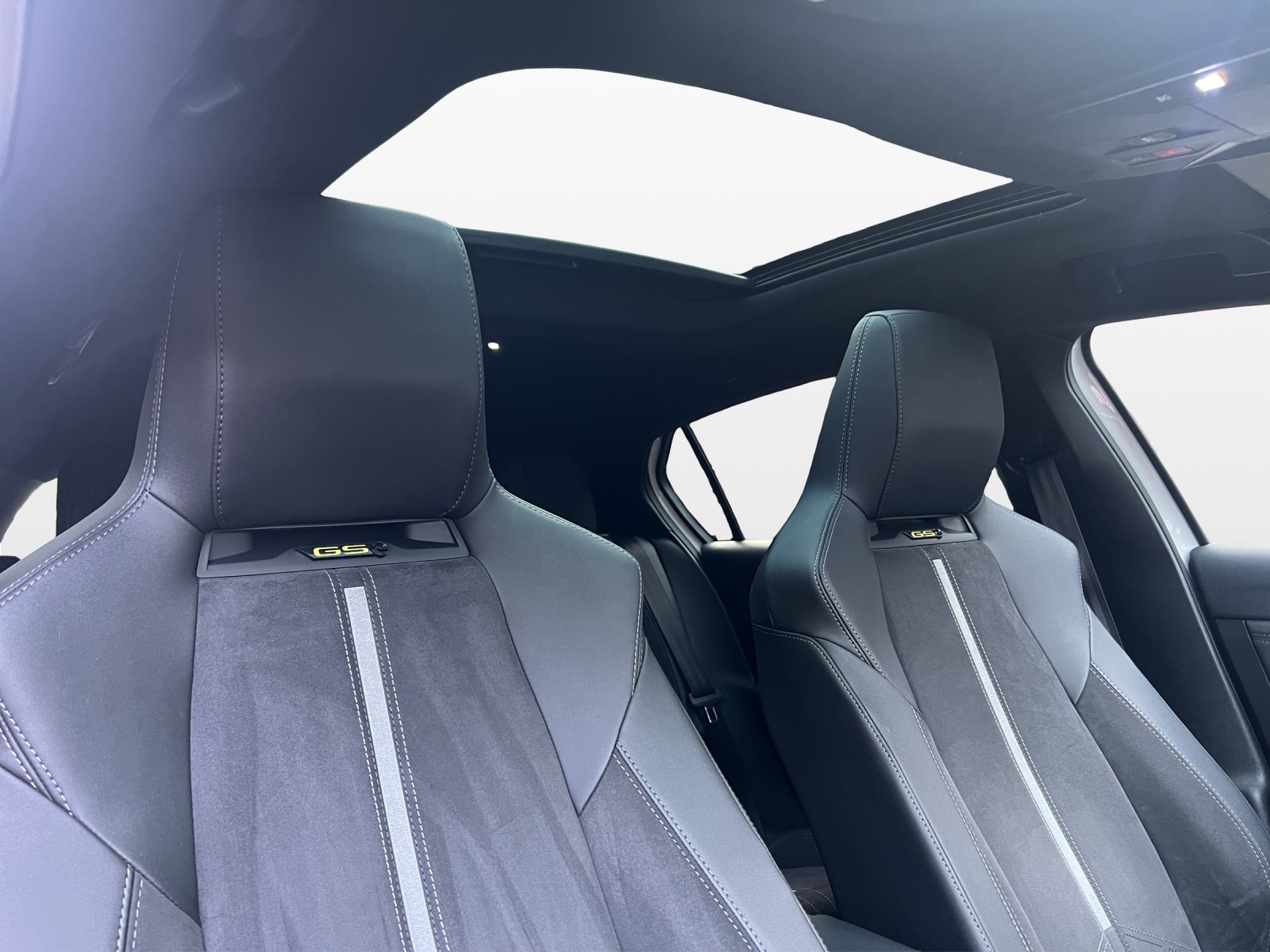 OPEL Astra 1.6 PHEV Turbo GSe A-image-15