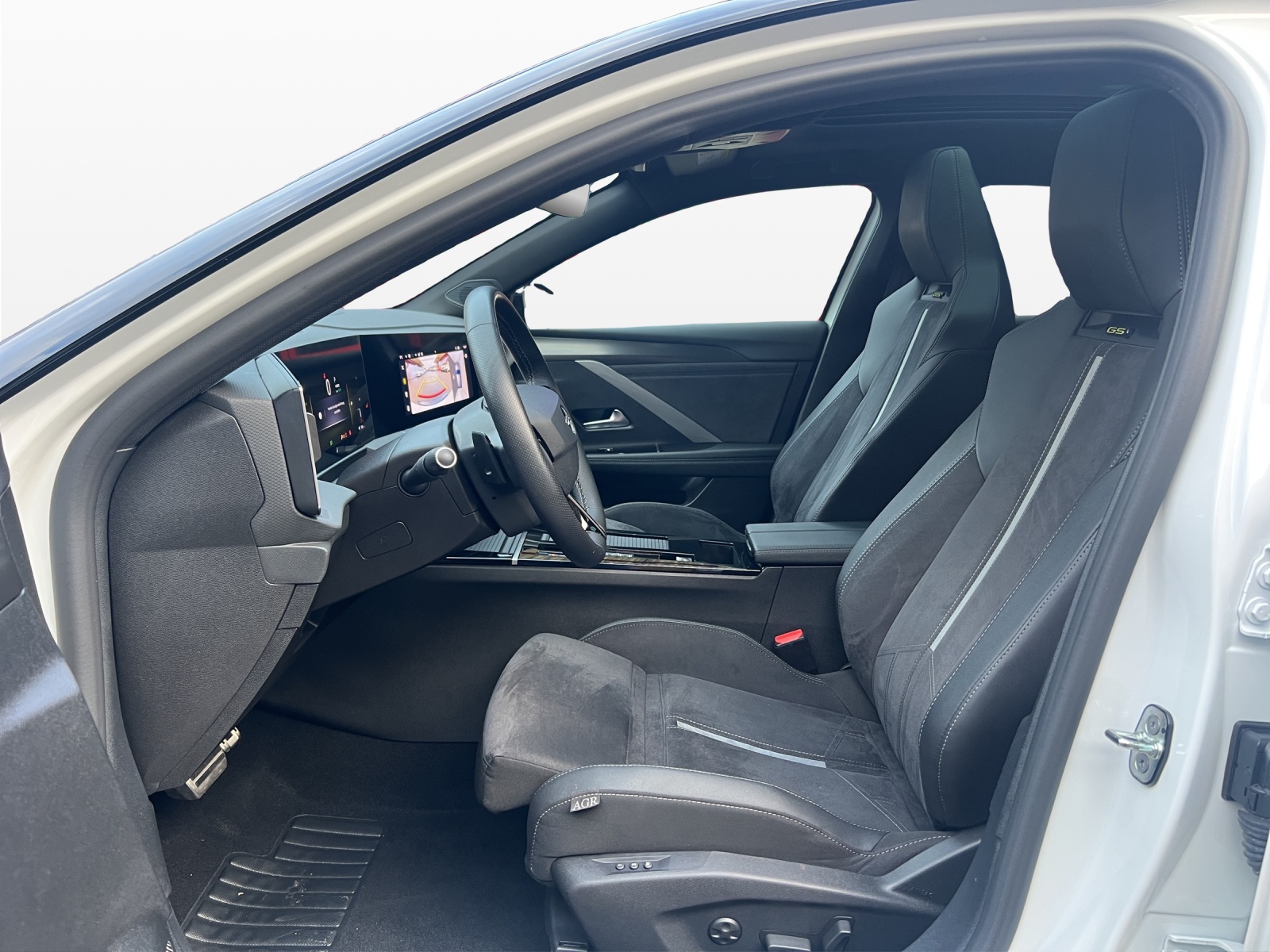 OPEL Astra 1.6 PHEV Turbo GSe A-image-8