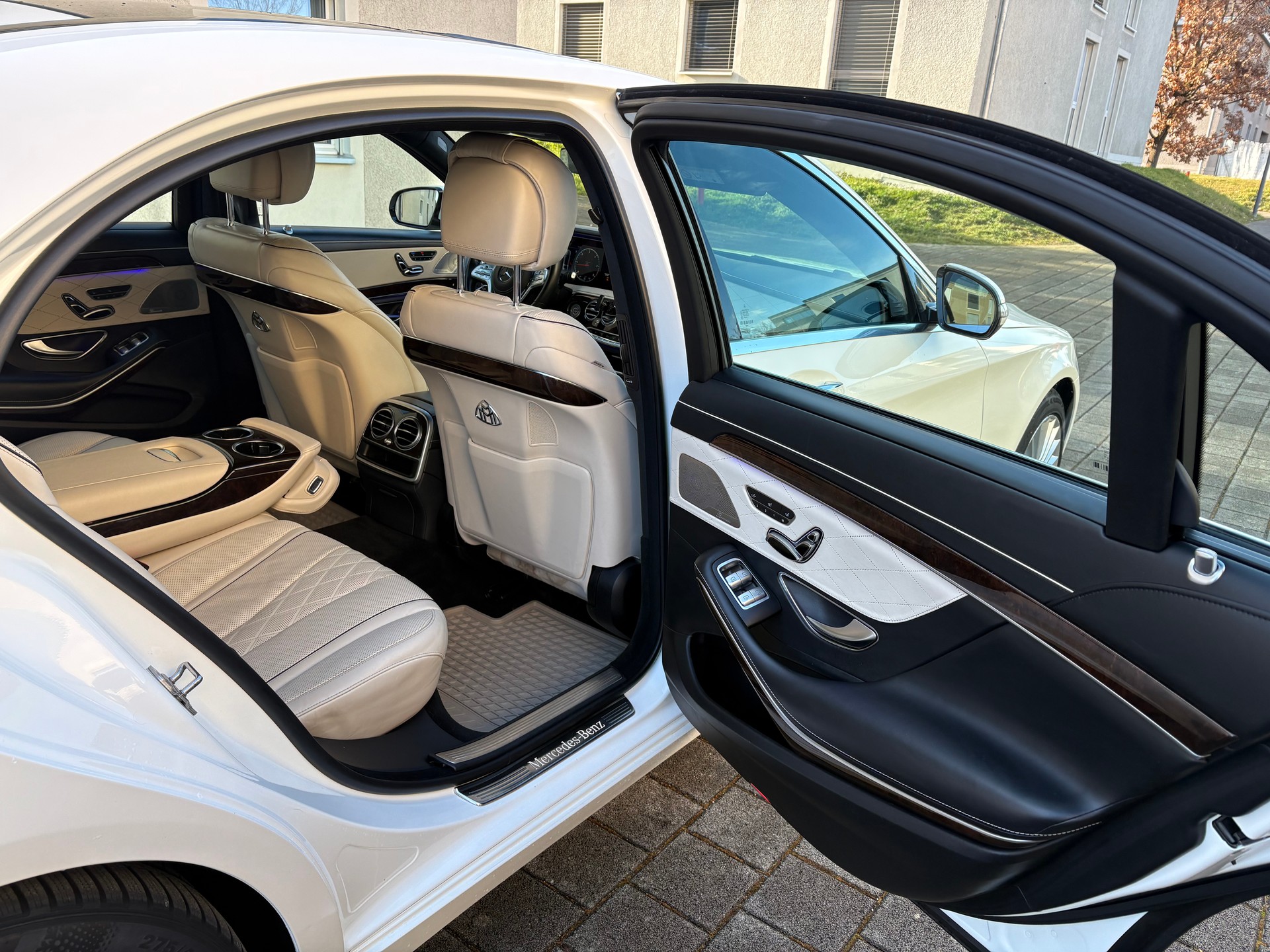 MERCEDES-BENZ 4MATIC S400d Long-image-16