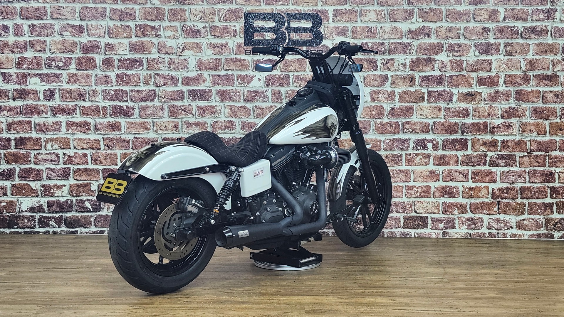 HARLEY-DAVIDSON FXDBB Dyna Street Bob Special 103 ABS-showroom-element-2