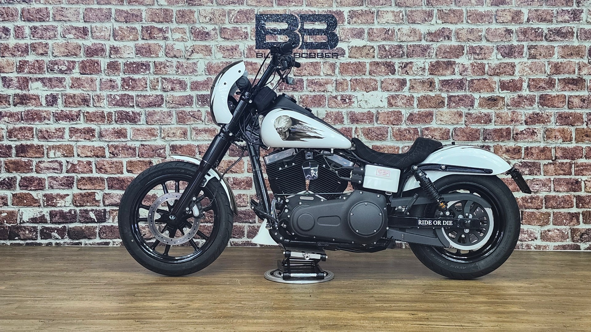 HARLEY-DAVIDSON FXDBB Dyna Street Bob Special 103 ABS-image-5