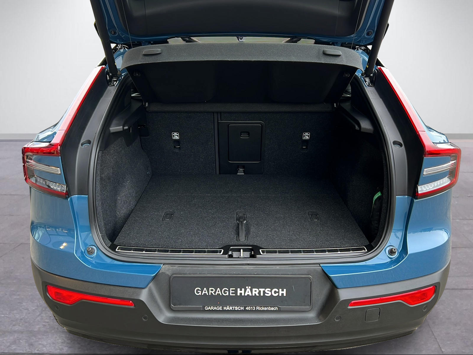VOLVO C40 P8 Twin Recharge AWD-image-5