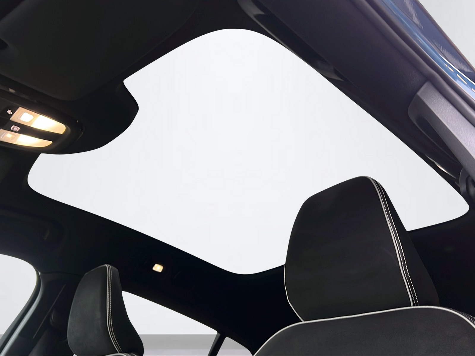 VOLVO C40 P8 Twin Recharge AWD-image-15