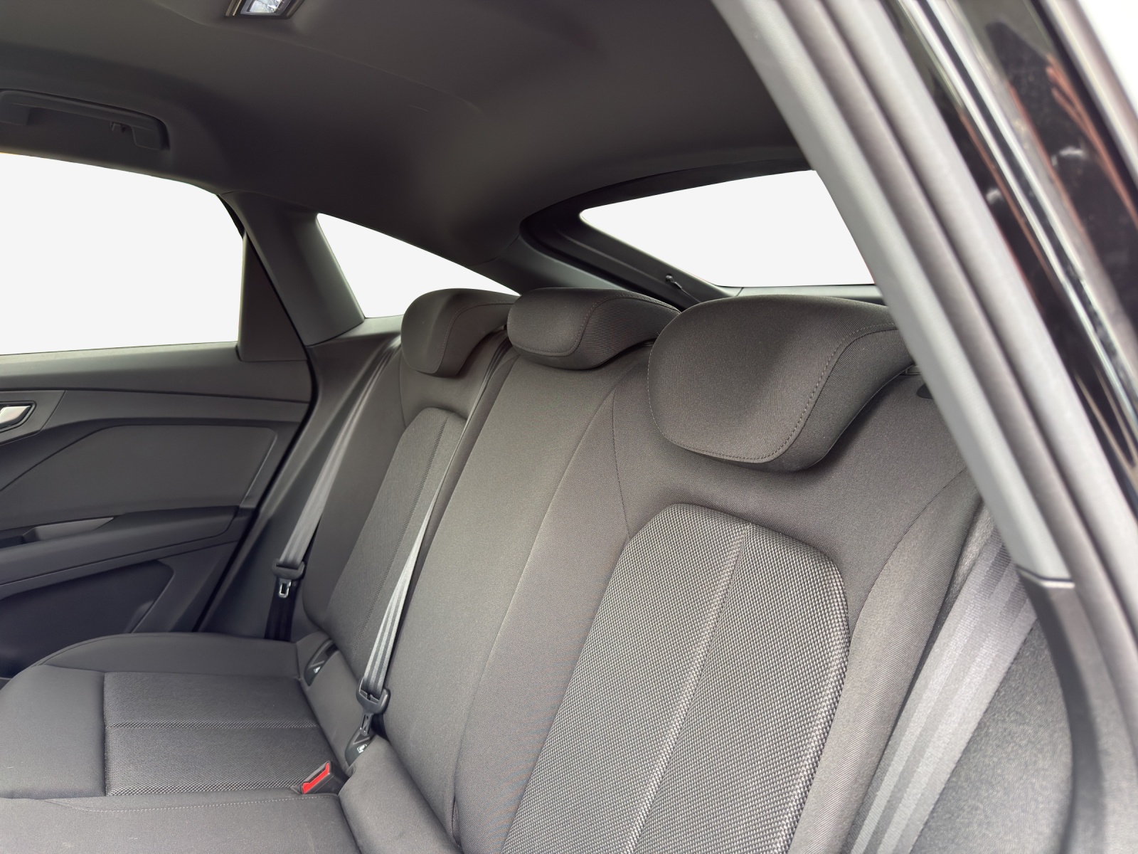 AUDI Q4 Sportback e-tron 40-image-12