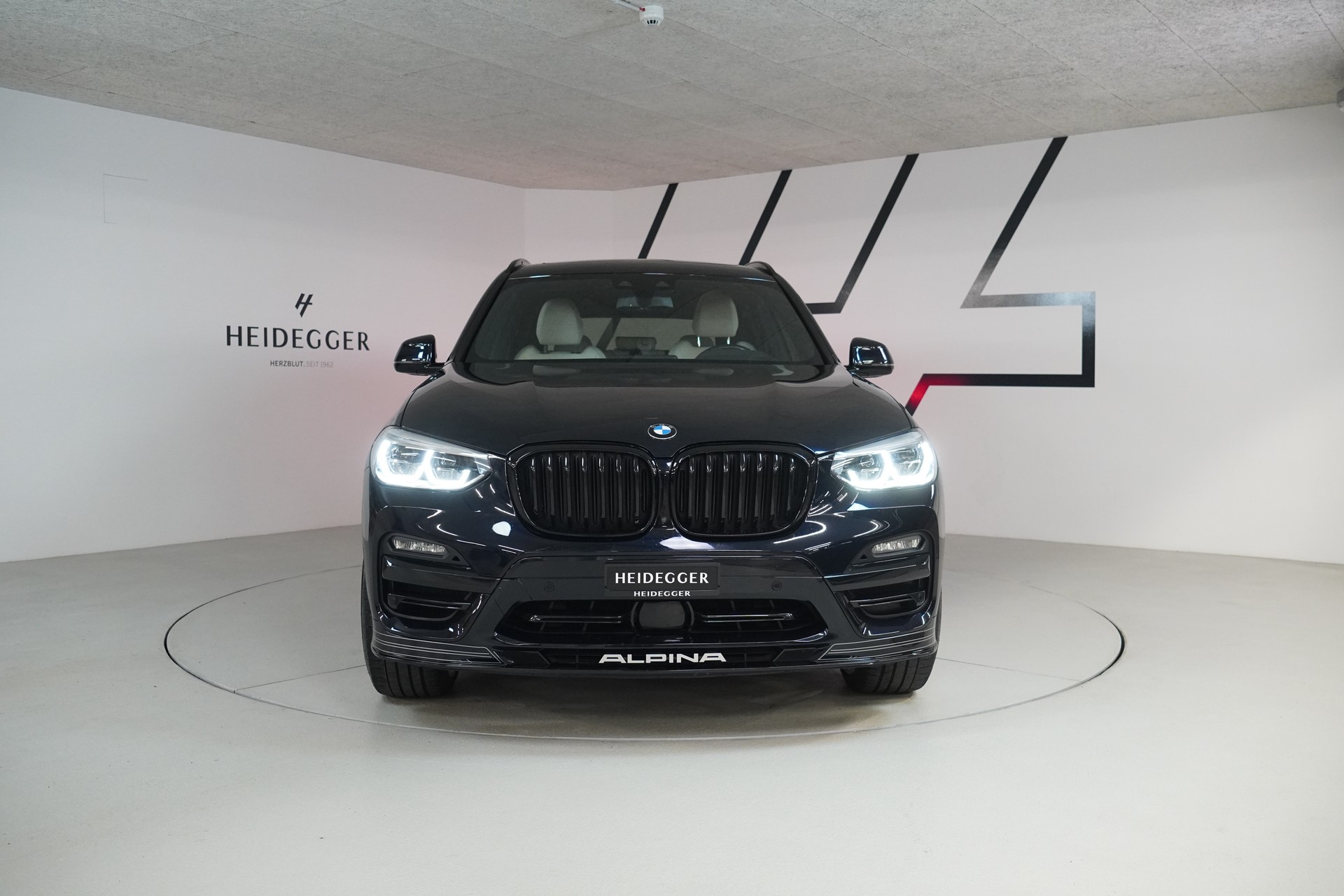 BMW-ALPINA XD3 Switch-Tronic-showroom-element-1