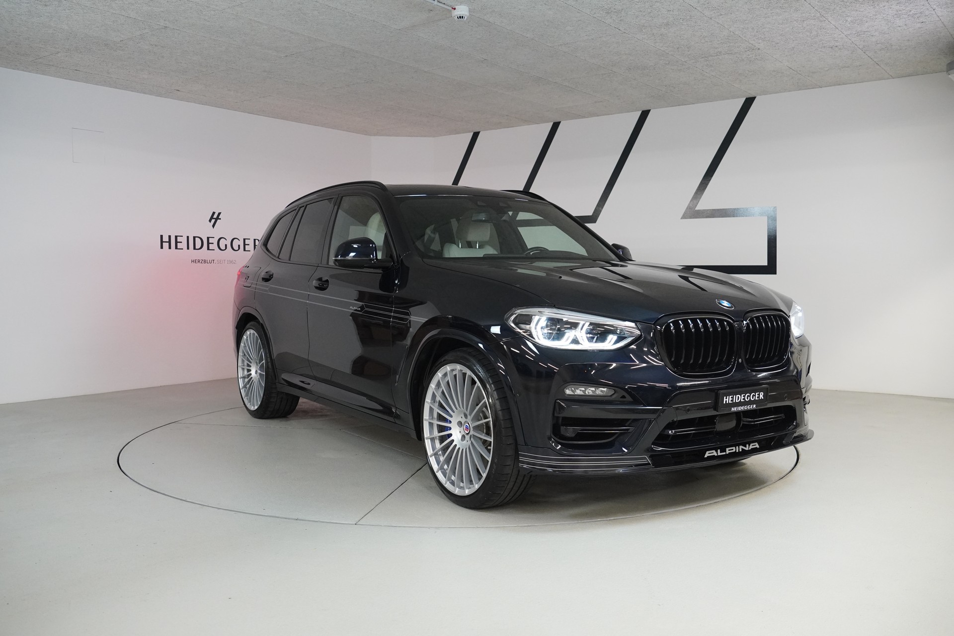 BMW-ALPINA XD3 Switch-Tronic-showroom-element-2