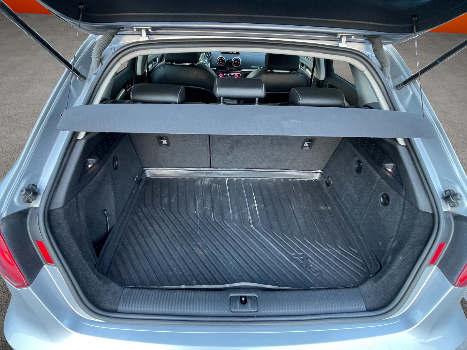 AUDI S3 Sportback 2.0 TFSI quattro S-tronic-image-12