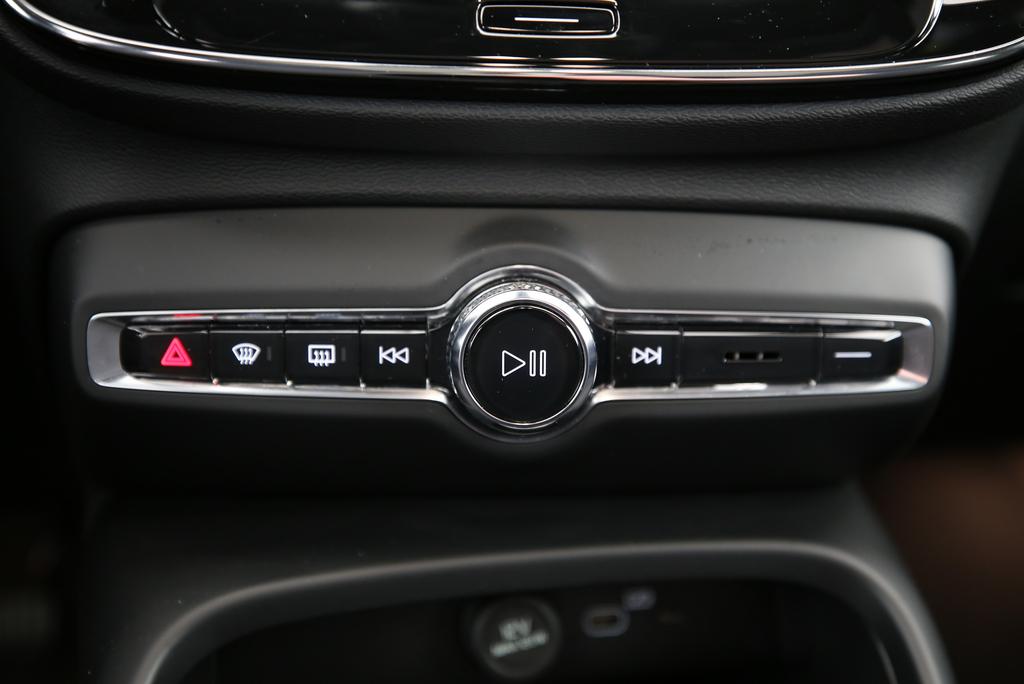 VOLVO C40 P6 Recharge Core-image-9
