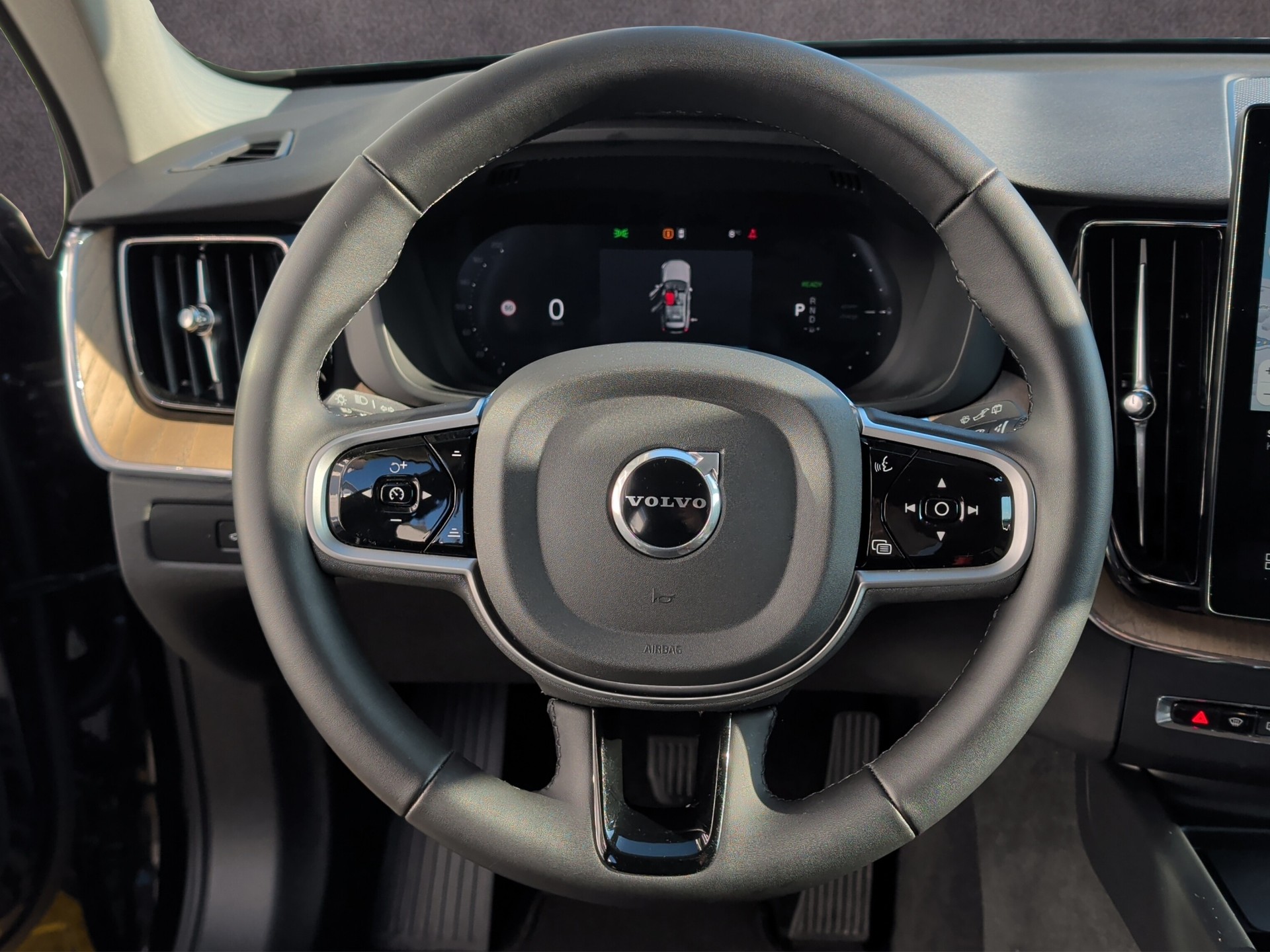 VOLVO XC60 2.0 T8 TE Plus Dark eAWD-image-13