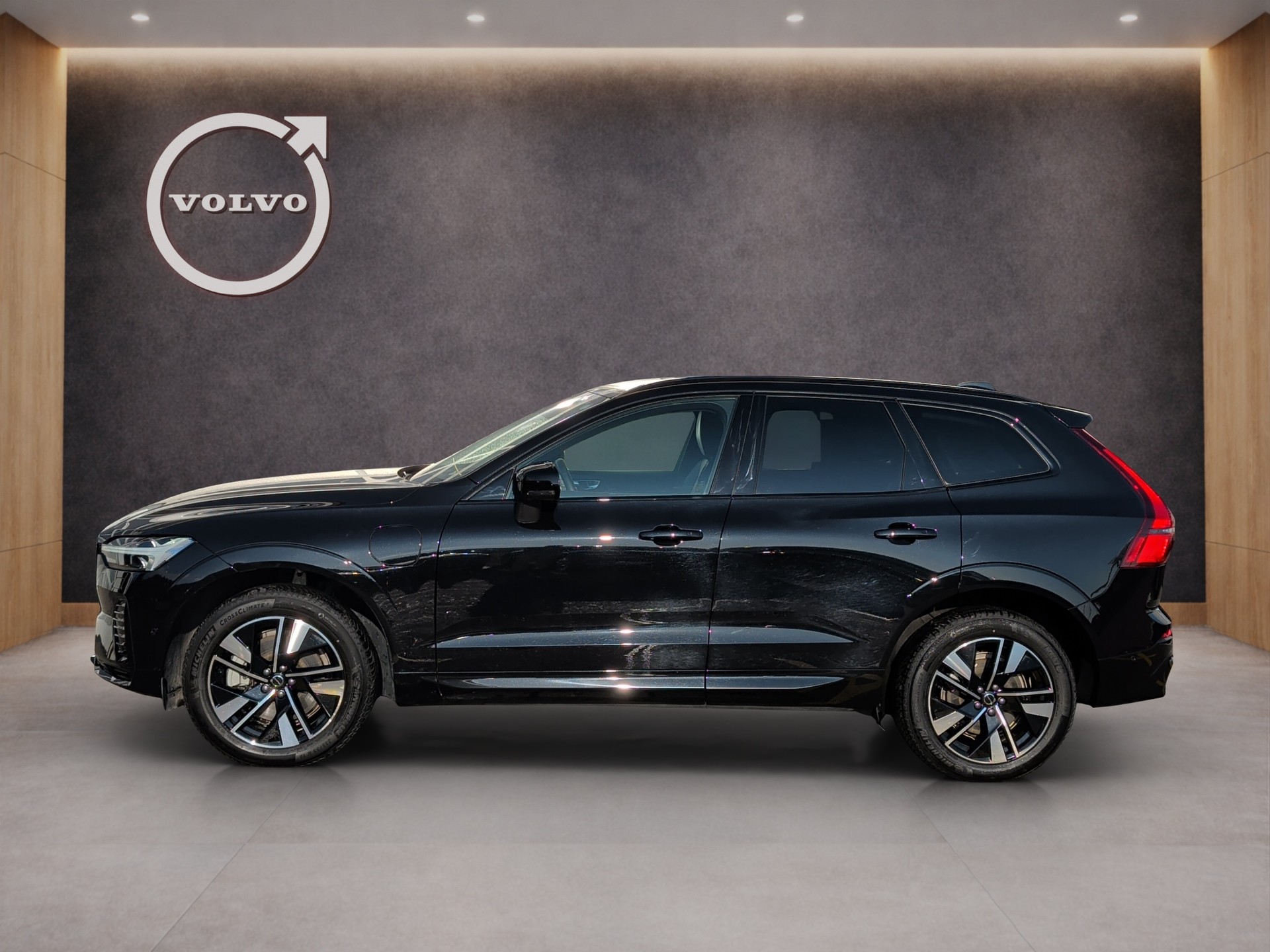 VOLVO XC60 2.0 T8 TE Plus Dark eAWD-image-2