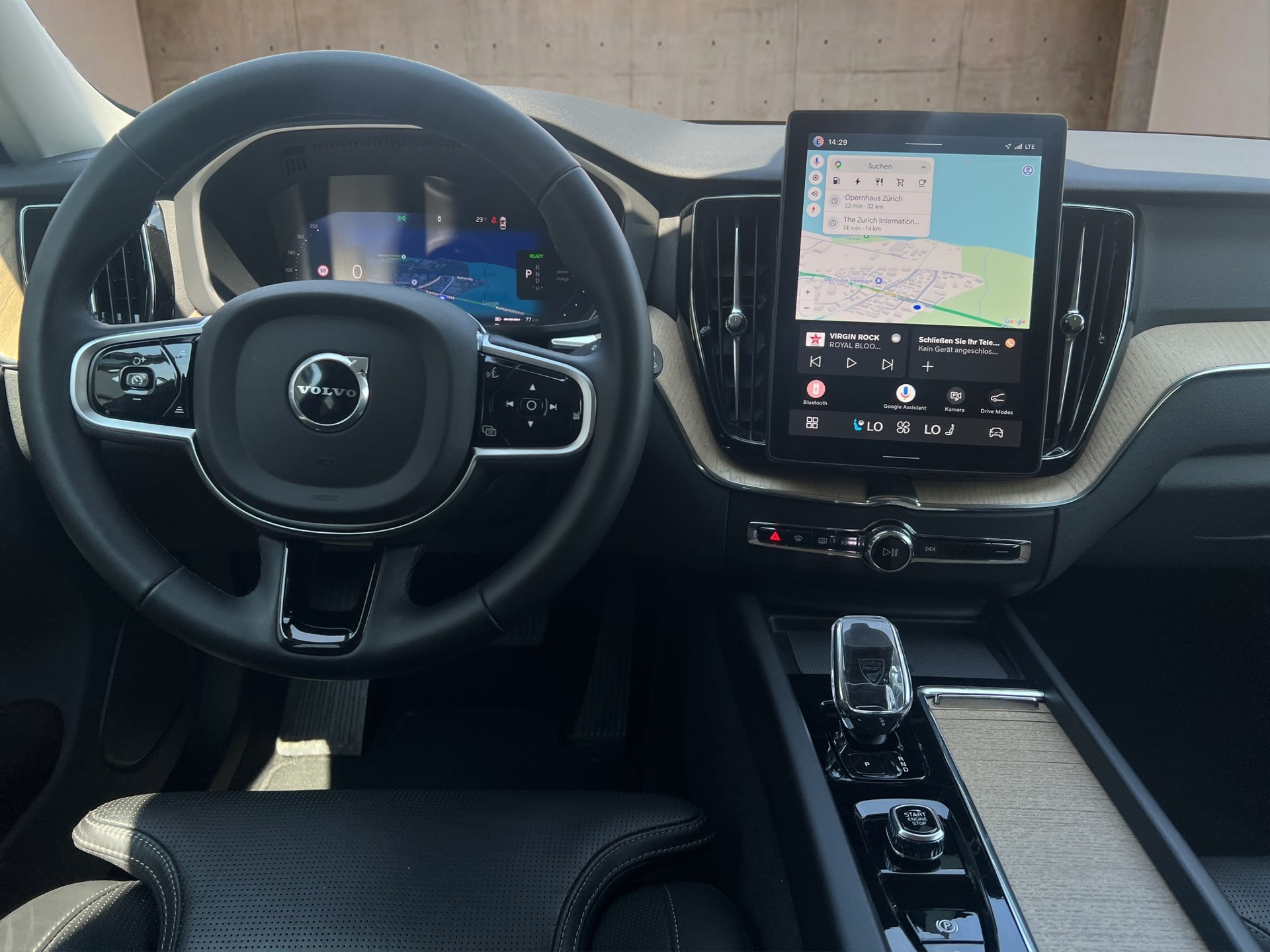 VOLVO XC60 2.0 T8 TE Plus Dark eAWD-image-9