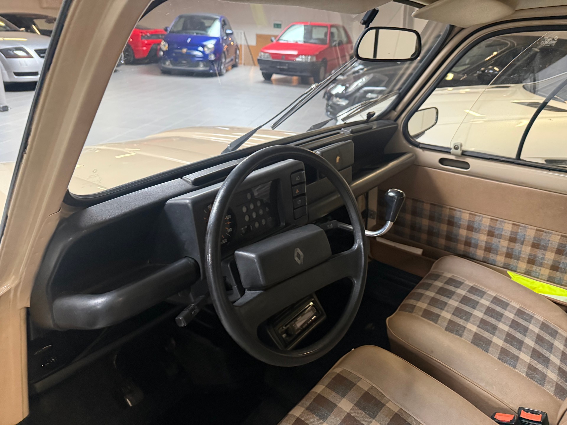 RENAULT R4 1100 GTL-image-16
