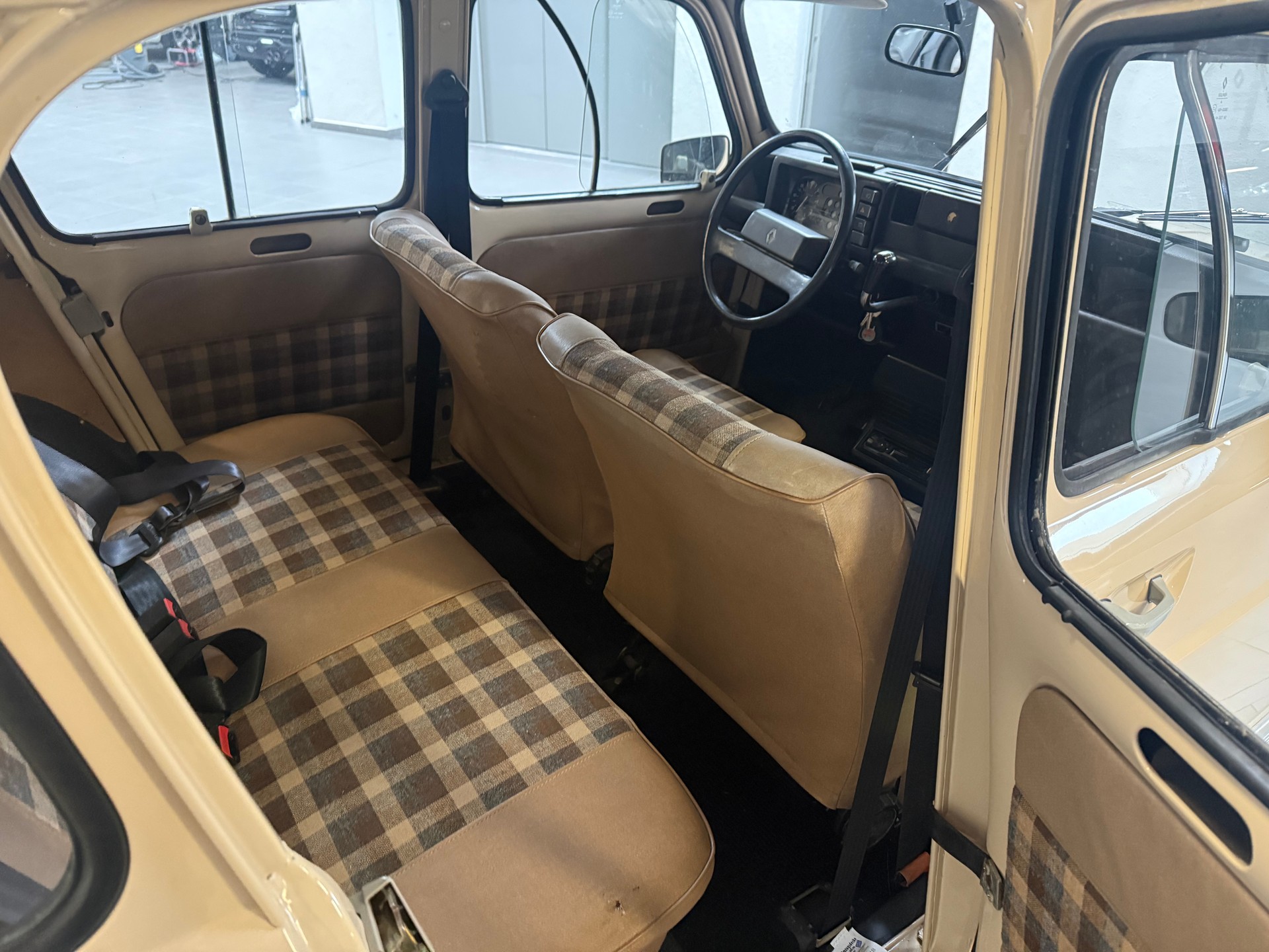 RENAULT R4 1100 GTL-image-13
