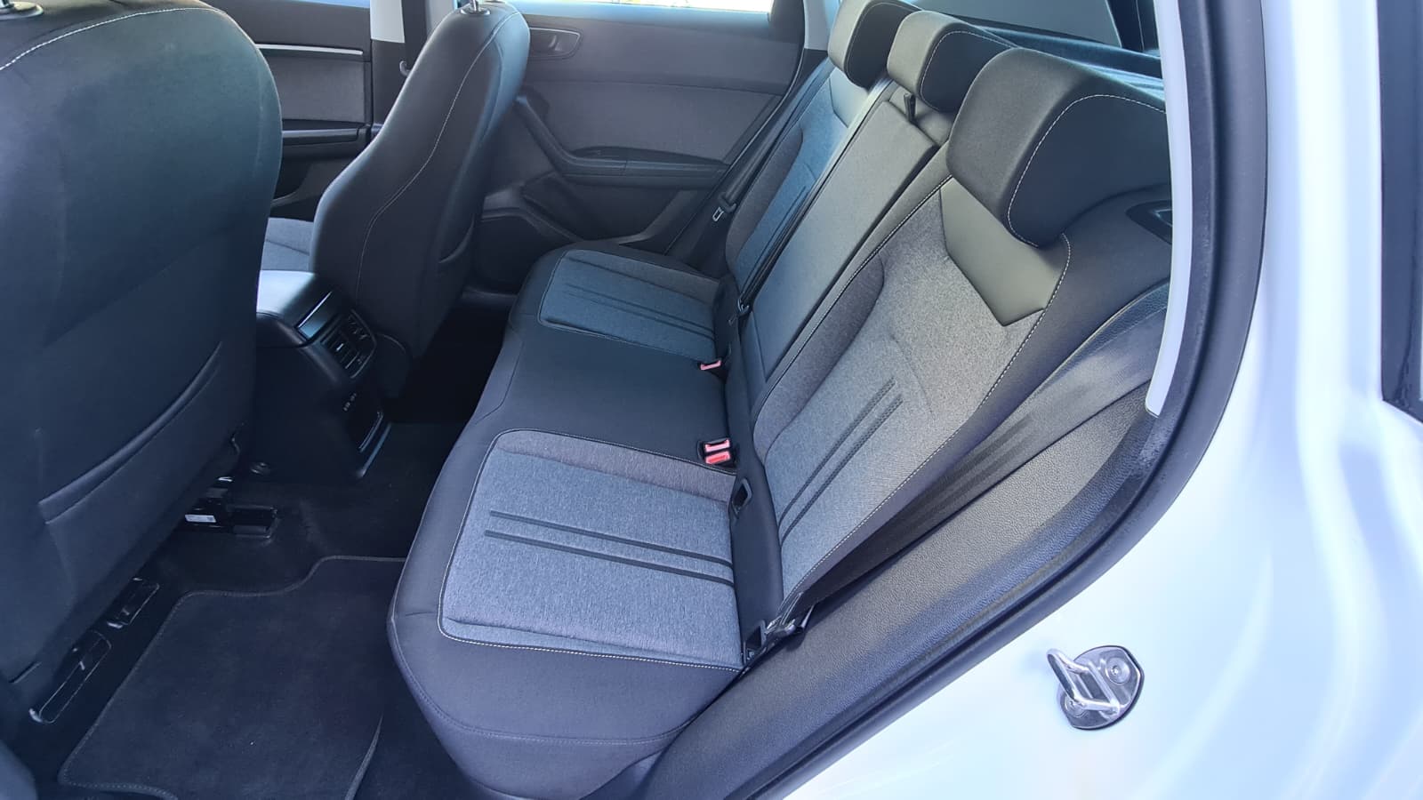 SEAT Ateca 2.0 TDI CR Style 4Drive DSG ** Gr-Navi ** RF-Kamera ** Virtual Cockpit ** Neues Modell **-image-14