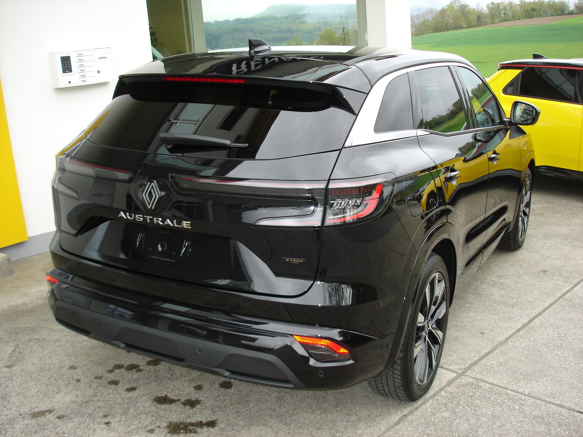 RENAULT Austral 1.2 HEV 200 Techno A-image-4
