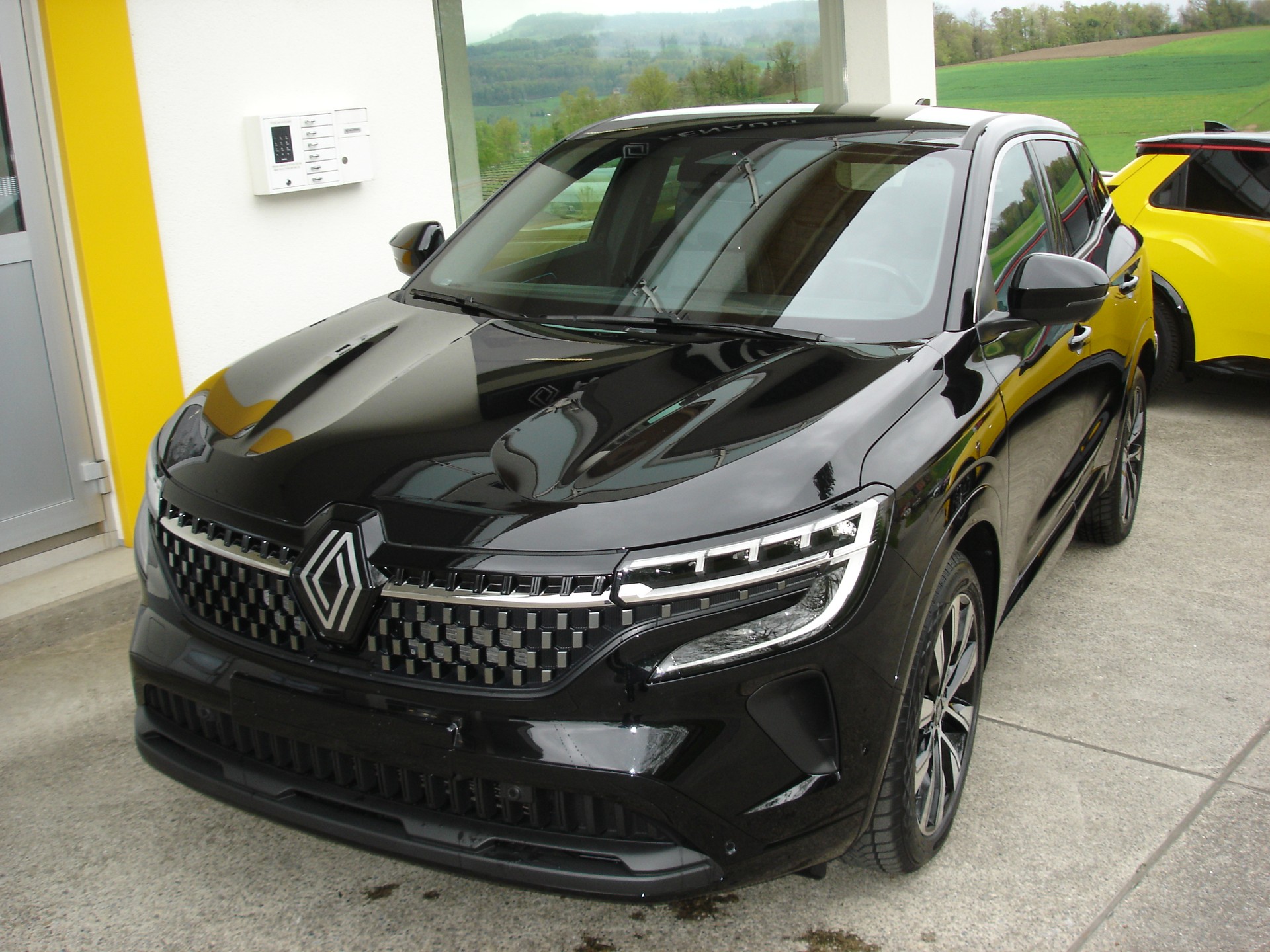 RENAULT Austral 1.2 HEV 200 Techno A-image-2
