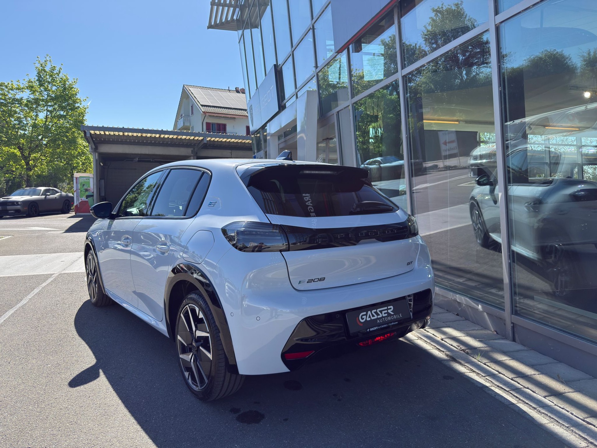 PEUGEOT 208 Elektrik 115kW GT-image-3
