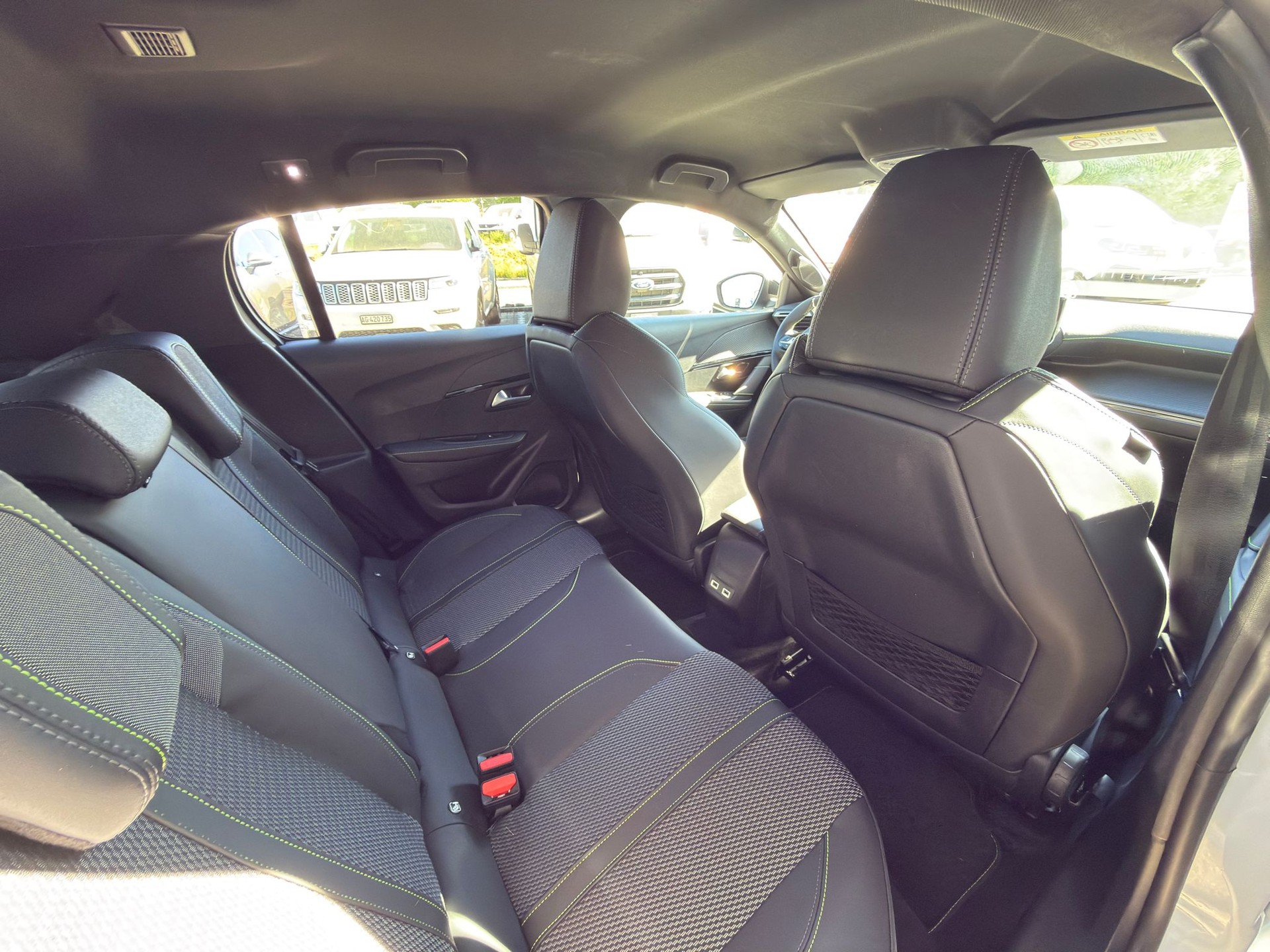 PEUGEOT 208 Elektrik 115kW GT-image-7