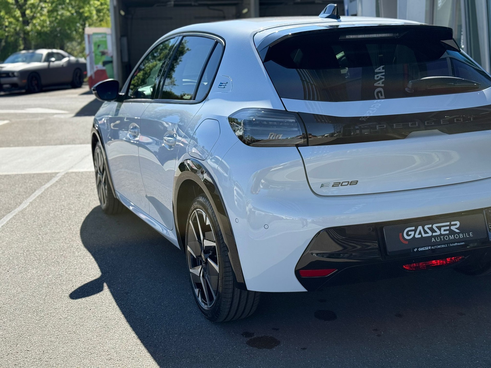 PEUGEOT 208 Elektrik 115kW GT-image-4