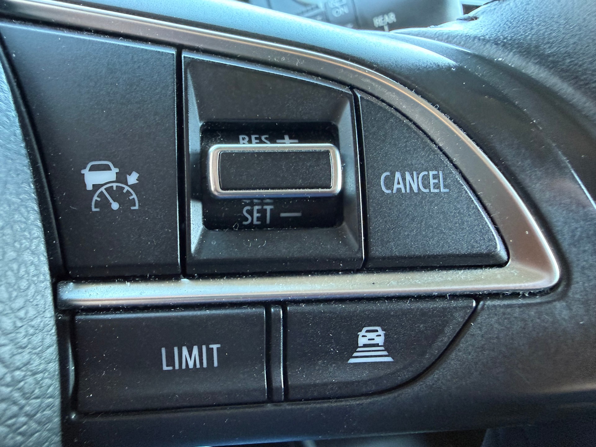 SUZUKI Swift 1.2 Compact Top 4x4 Hybrid-image-7