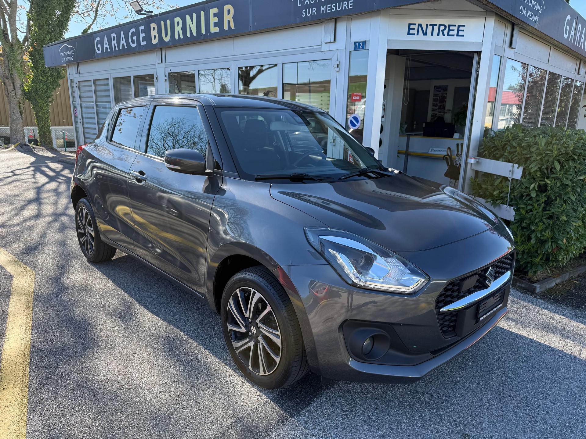 SUZUKI Swift 1.2 Compact Top 4x4 Hybrid-image-0
