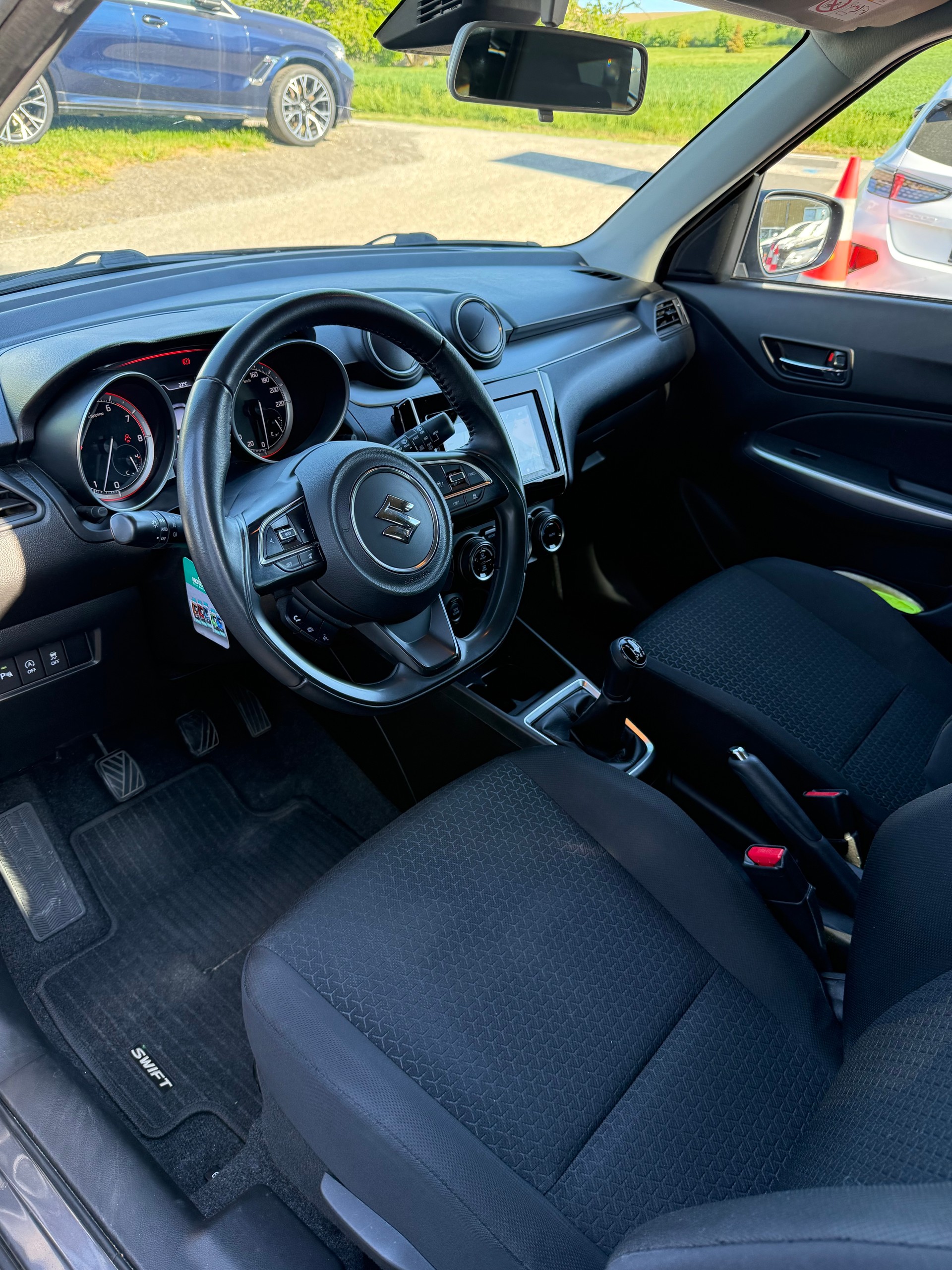 SUZUKI Swift 1.2 Compact Top 4x4 Hybrid-image-3