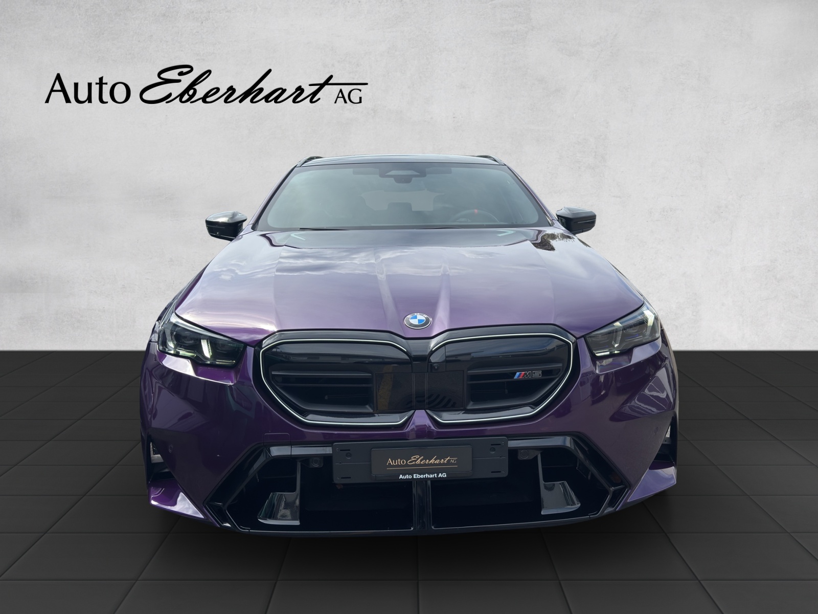 BMW M5 xDrive Touring Twilight Purple-image-3