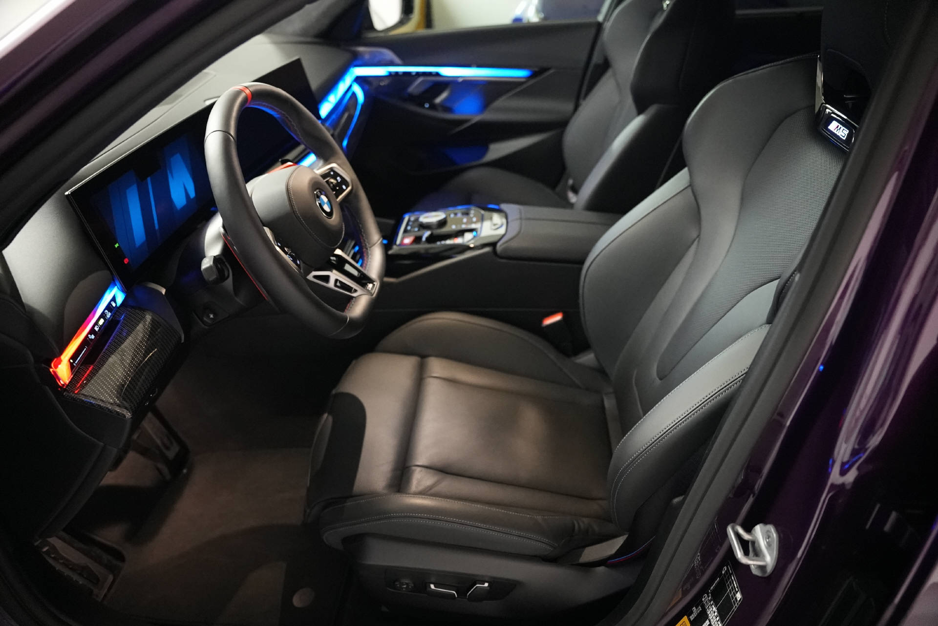 BMW M5 xDrive Touring Twilight Purple-image-7