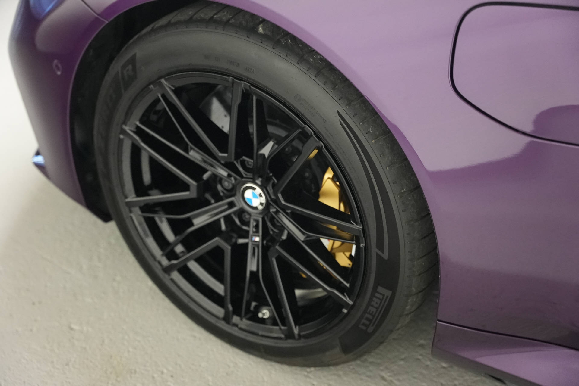 BMW M5 xDrive Touring Twilight Purple-image-5