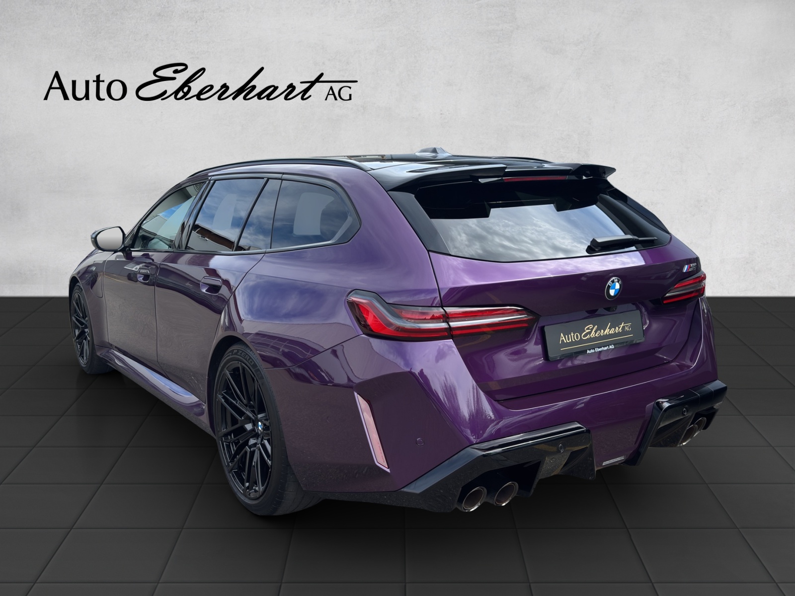 BMW M5 xDrive Touring Twilight Purple-image-1