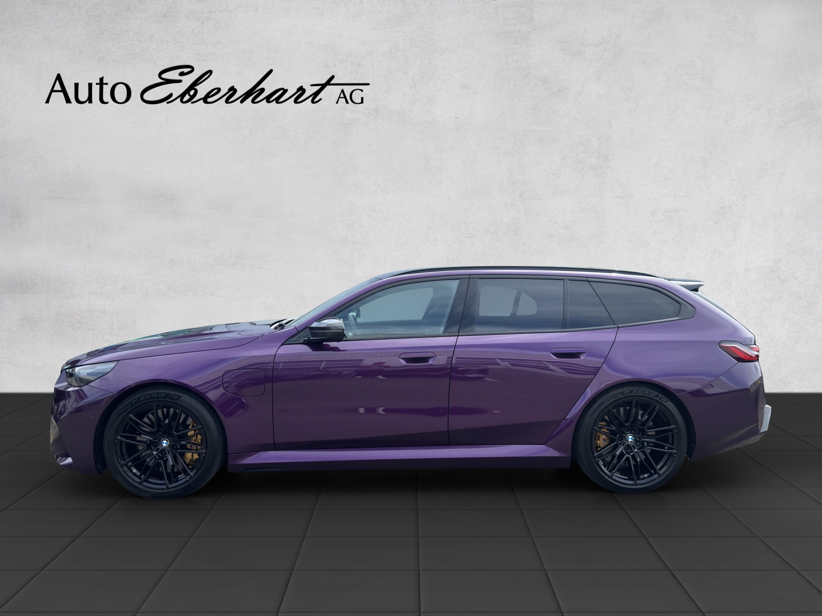 BMW M5 xDrive Touring Twilight Purple-image-2