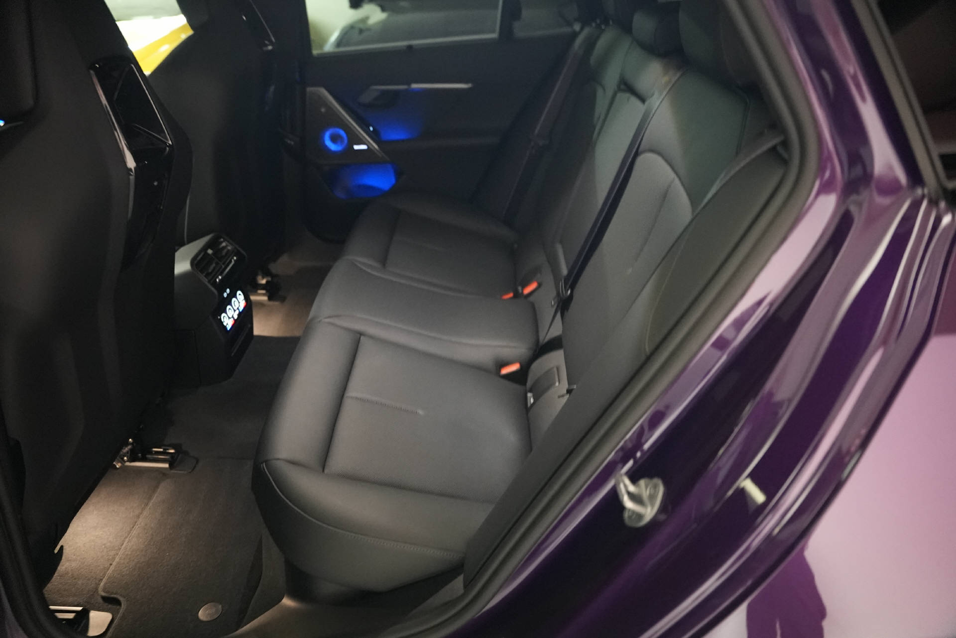 BMW M5 xDrive Touring Twilight Purple-image-10