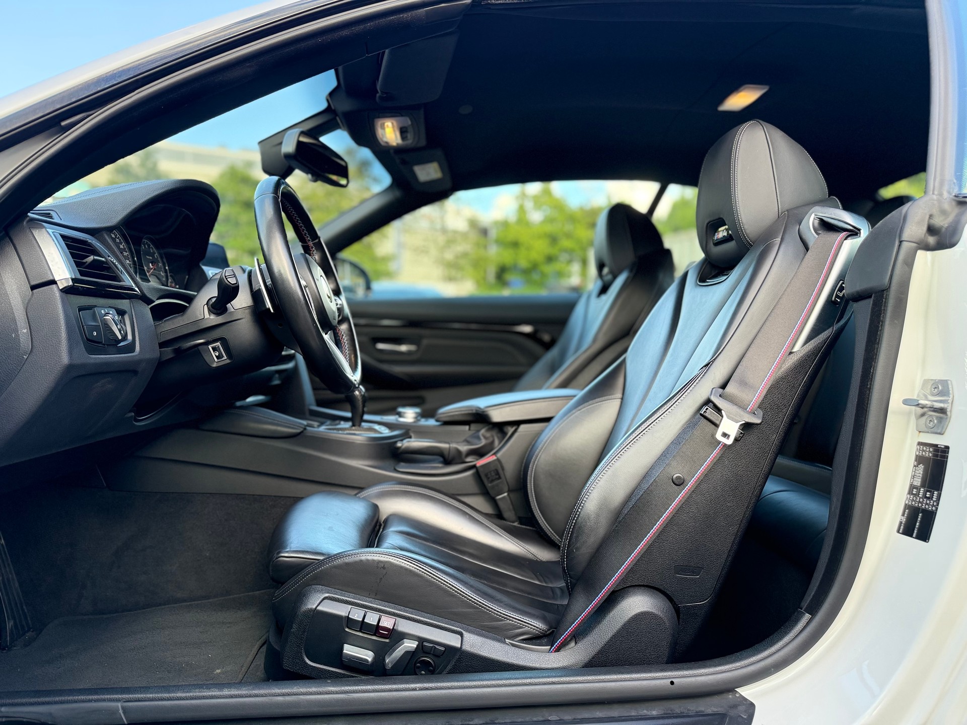 BMW M4 Cabriolet Drivelogic M Competition-image-12