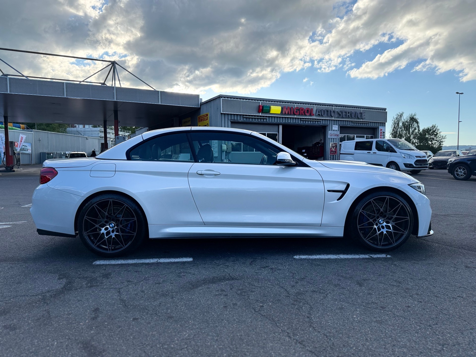 BMW M4 Cabriolet Drivelogic M Competition-image-11