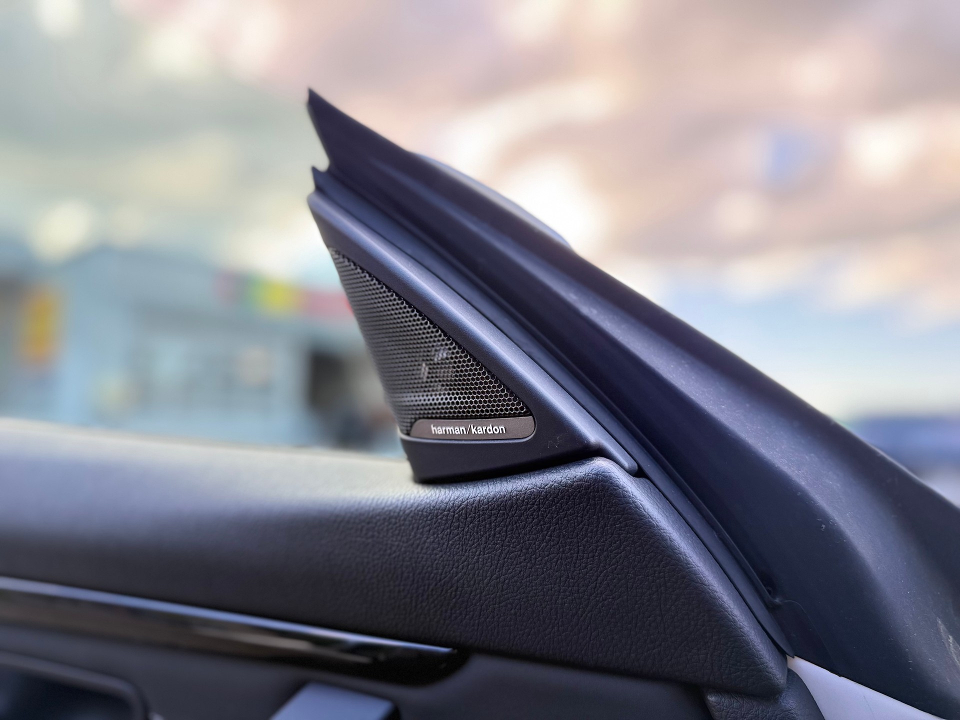 BMW M4 Cabriolet Drivelogic M Competition-image-22