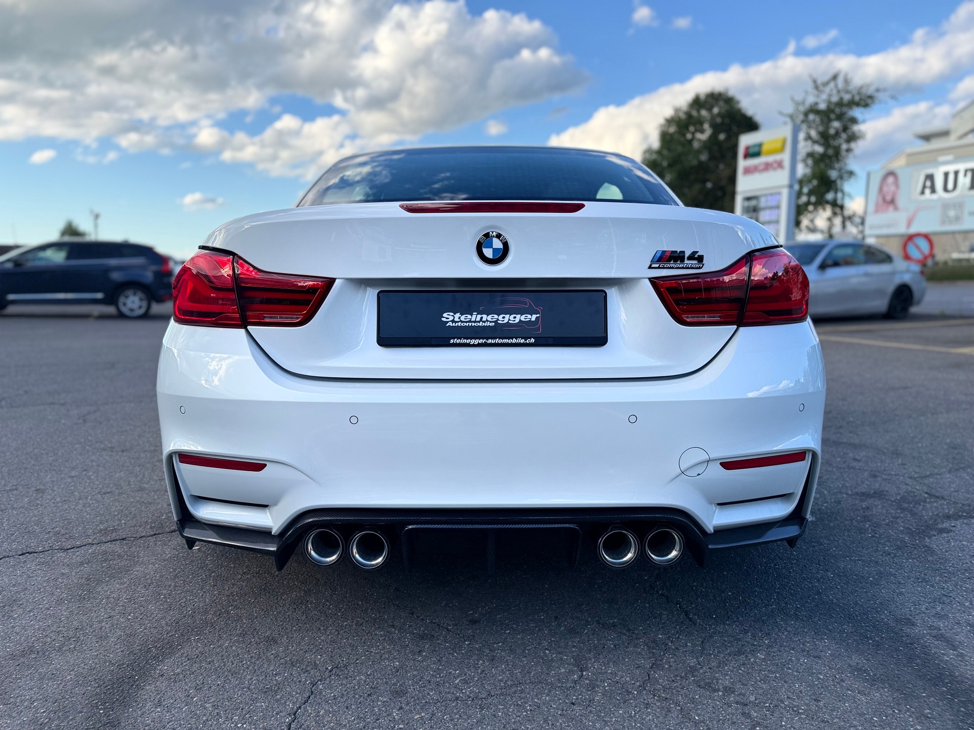 BMW M4 Cabriolet Drivelogic M Competition-image-9