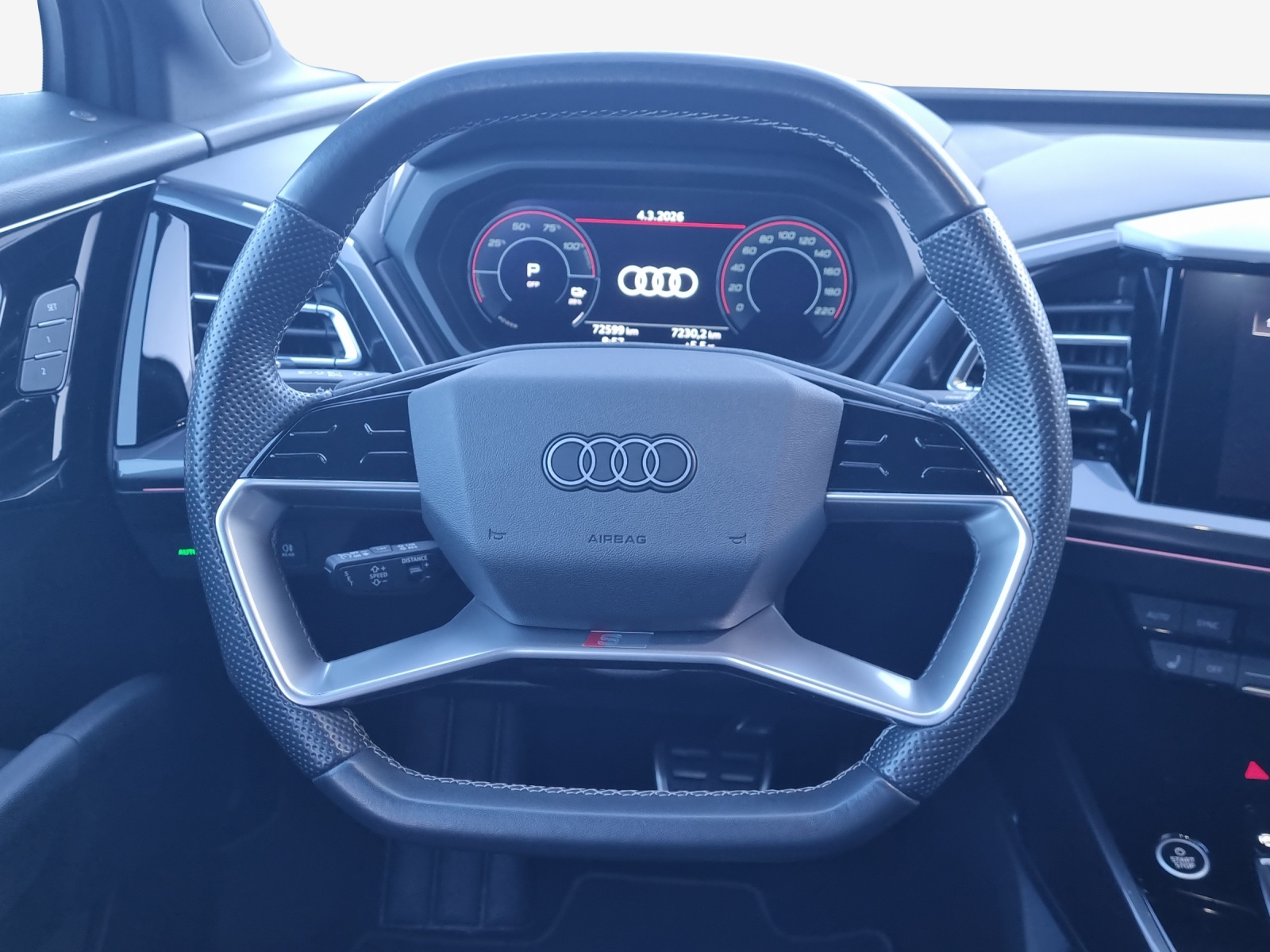 AUDI Q4 e-tron 50 quattro-image-10
