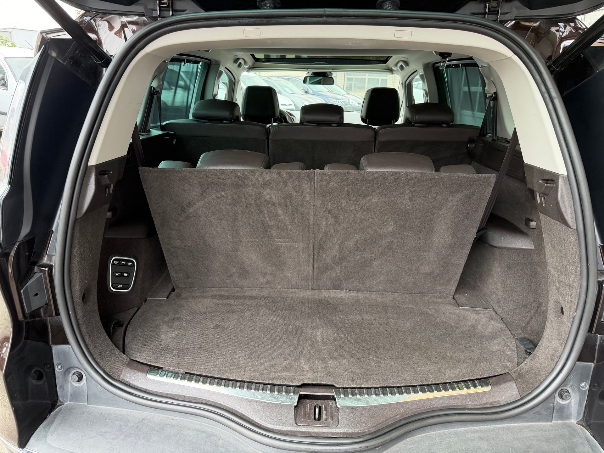 RENAULT Espace 1.6 dCi Intens EDC-image-11
