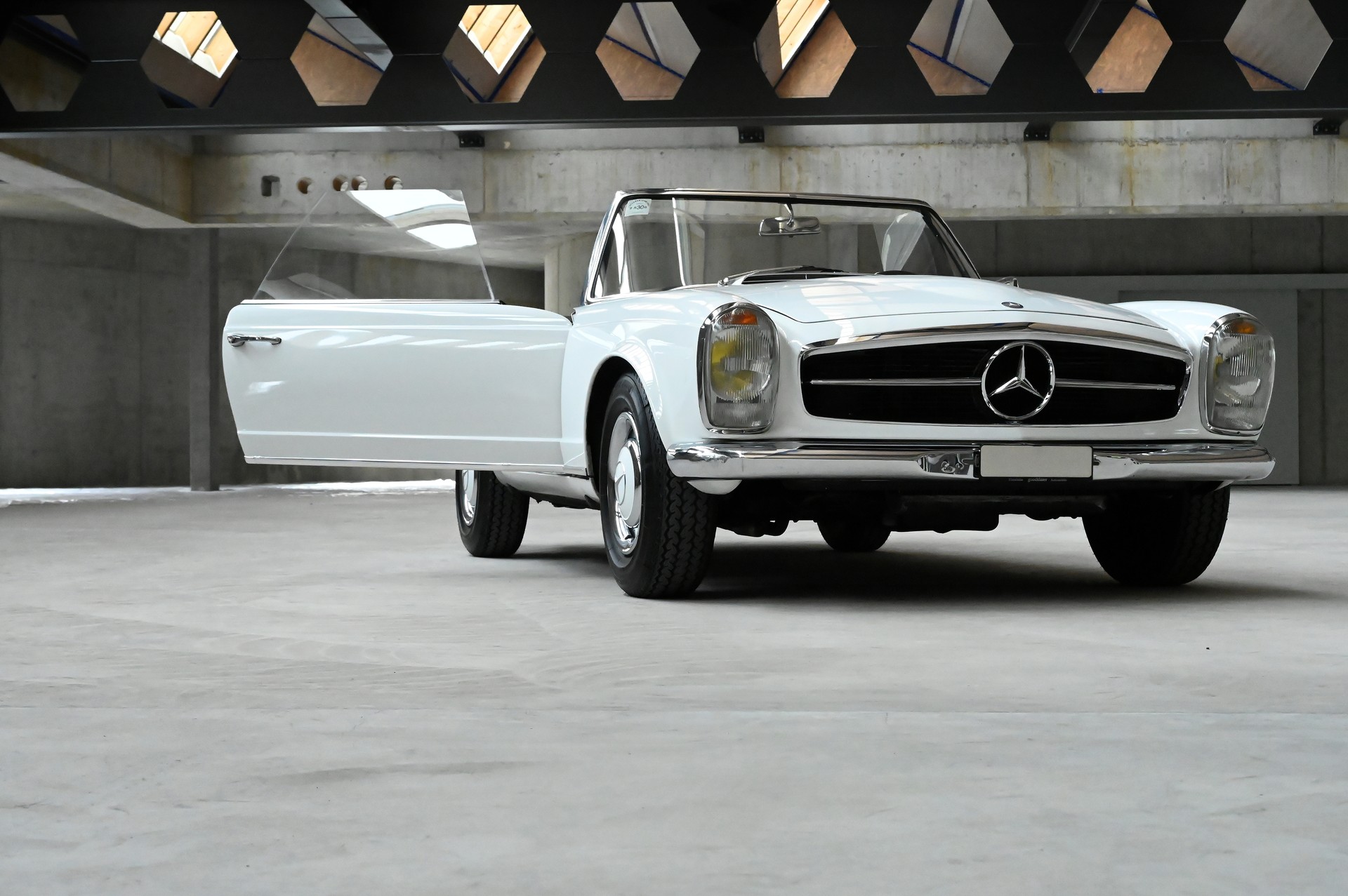 MERCEDES-BENZ CH-Erstauslieferung-image-4