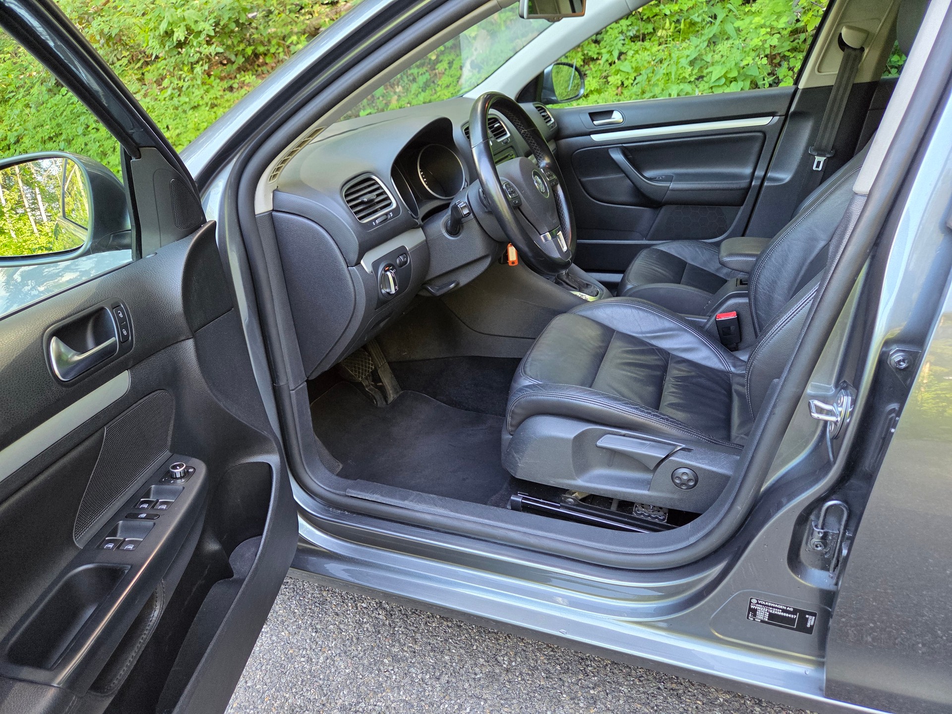 VW Golf Variant 1.4 TSI Highline DSG-image-6