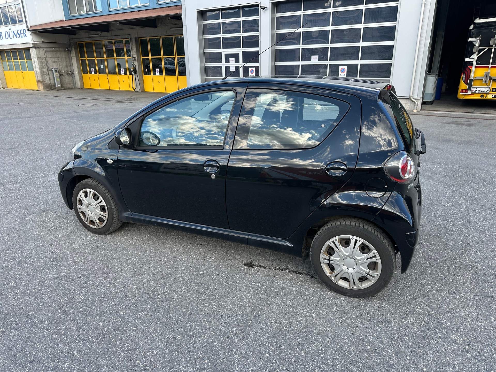 TOYOTA Aygo 1.0 Linea Sol-image-4