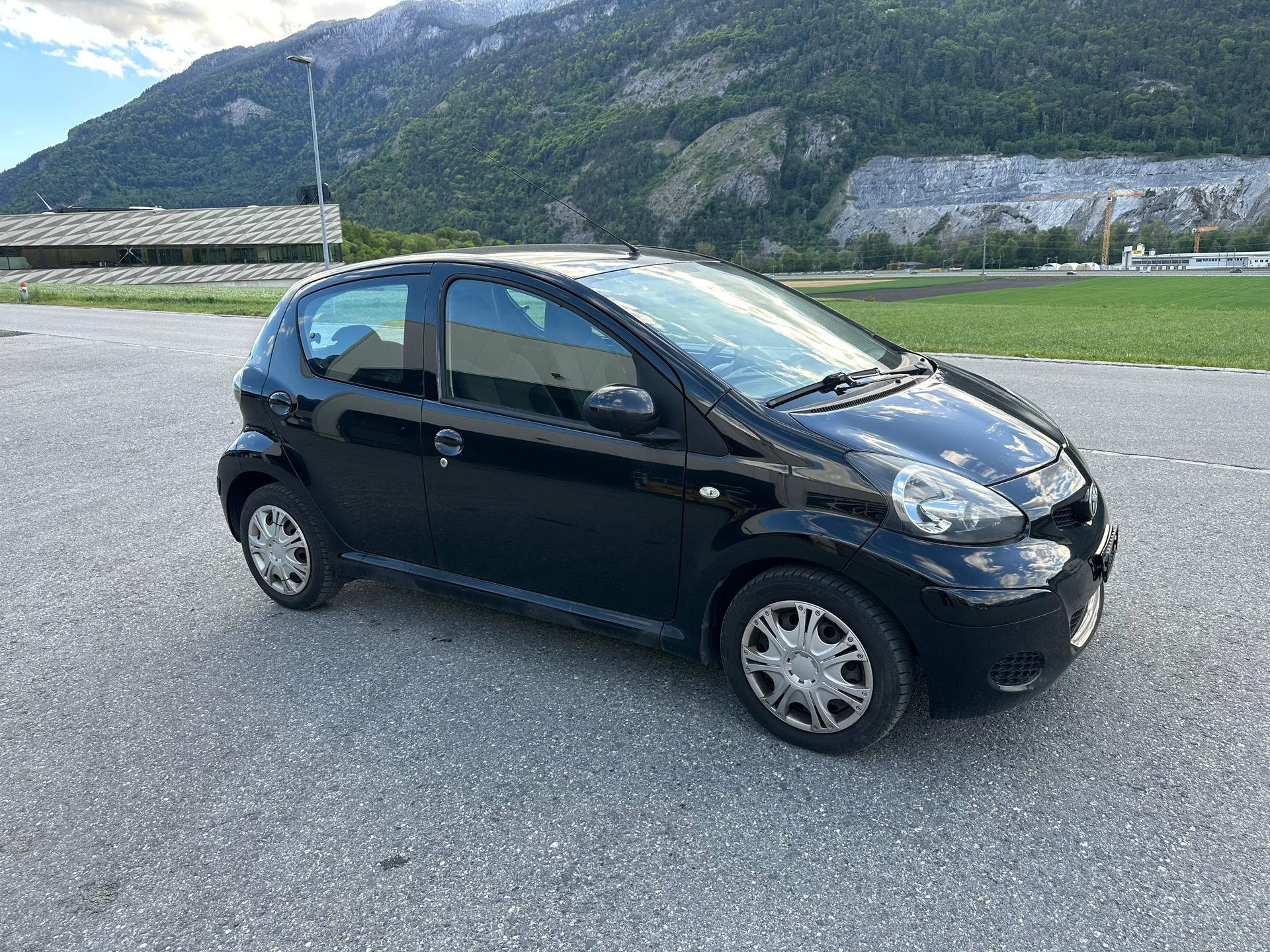 TOYOTA Aygo 1.0 Linea Sol-image-7