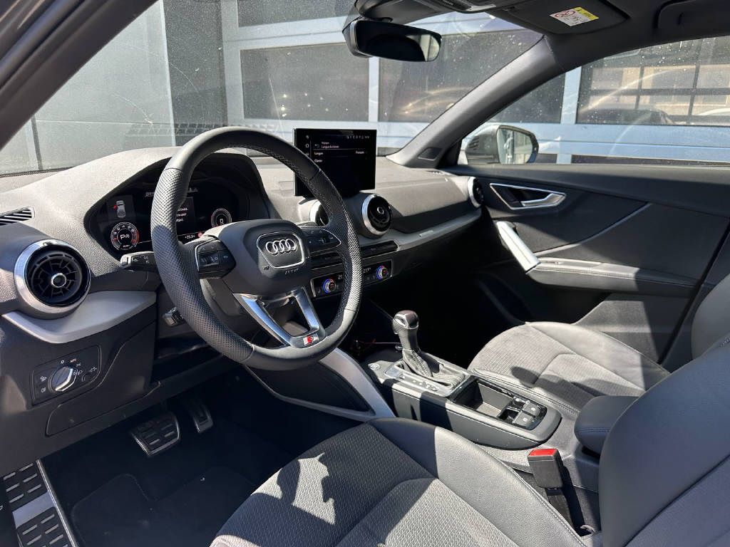 AUDI Q2 2.0 40 TFSI S Line quattro S-Tronic-image-5