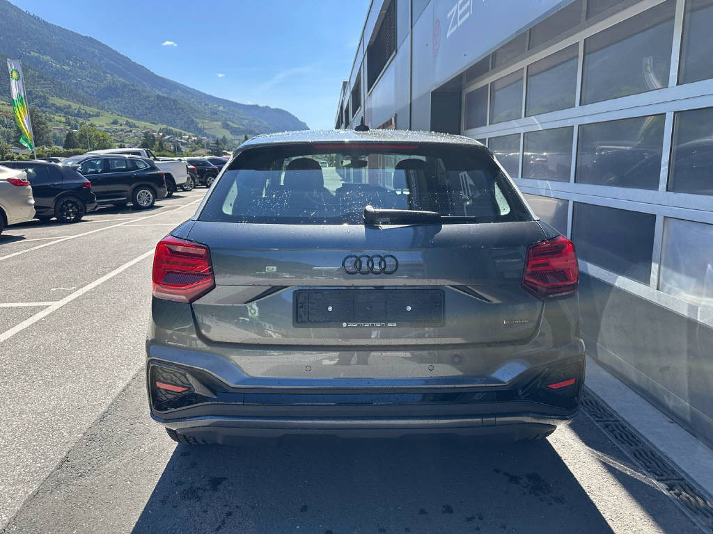 AUDI Q2 2.0 40 TFSI S Line quattro S-Tronic-image-4