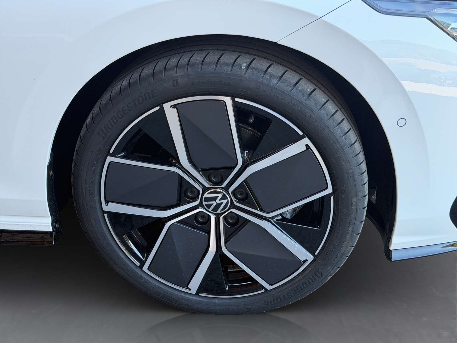 VW Golf 2.0 TSI R-Line DSG 4 Motion-image-8