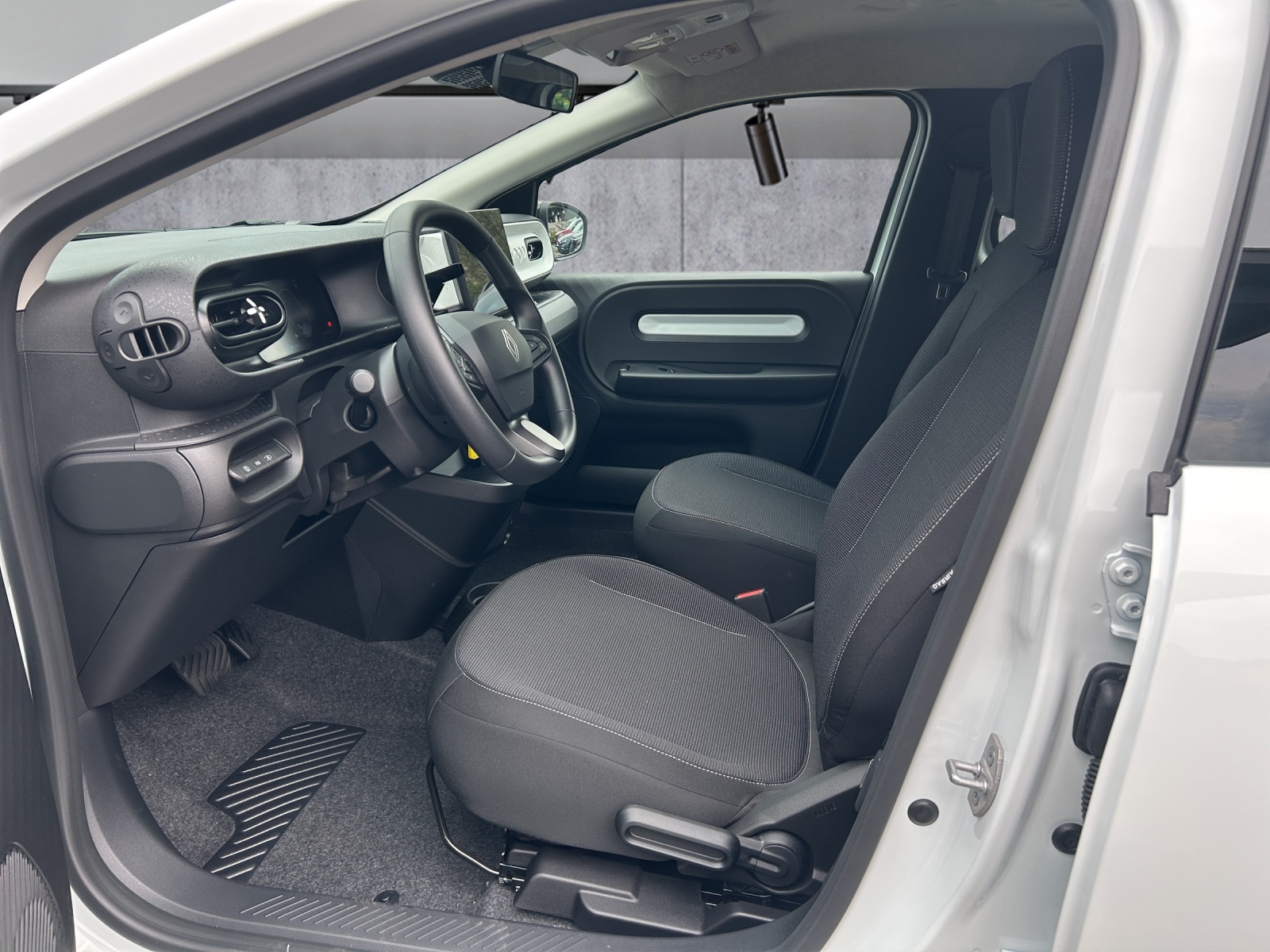 RENAULT Twingo E-Tech 27kWh Evolution-image-5
